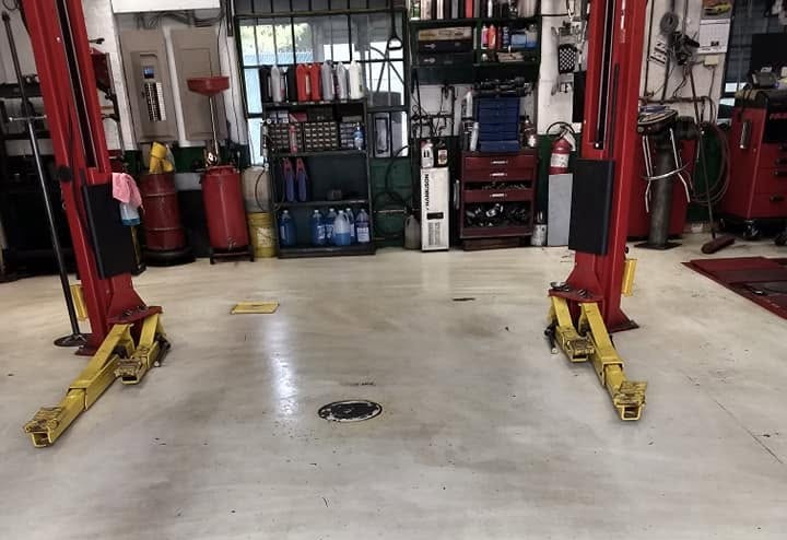 Glen Allen Service Center repair bay with hydraulic lifts